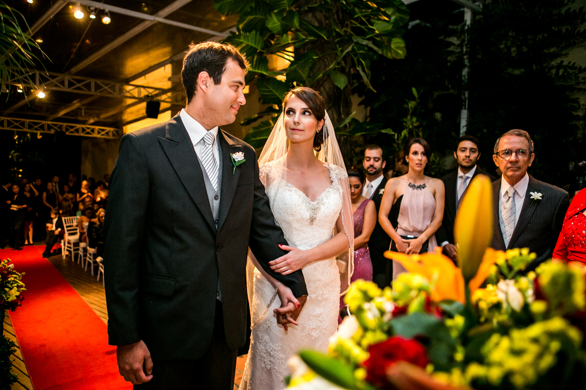 Fotografia de casamento, fotos de casamento, noiva, Fotógrafo no Porto, em Portugal. Fotógrafo de casamentos no Porto, Portugal. Fotos espontaneas, fotos naturais, fotos românticas, fotografia criativa. Casal apaixonado. Fernanda Ferraro Fotografia. 