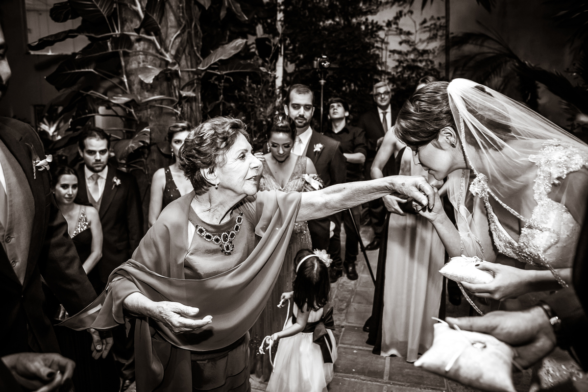 Fotografia de casamento, fotos de casamento, noiva, Fotógrafo no Porto, em Portugal. Fotógrafo de casamentos no Porto, Portugal. Fotos espontaneas, fotos naturais, fotos românticas, fotografia criativa. Casal apaixonado. Fernanda Ferraro Fotografia. 