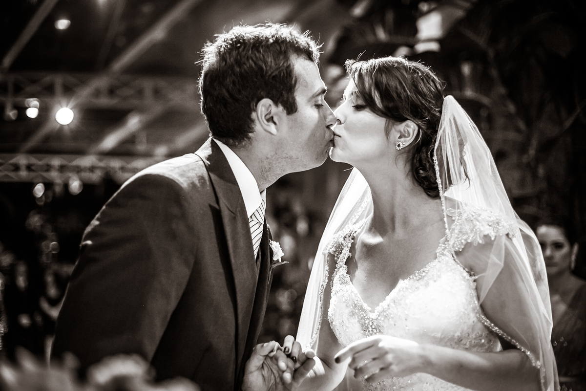 Fotografia de casamento, fotos de casamento, noiva, Fotógrafo no Porto, em Portugal. Fotógrafo de casamentos no Porto, Portugal. Fotos espontaneas, fotos naturais, fotos românticas, fotografia criativa. Casal apaixonado. Fernanda Ferraro Fotografia. 