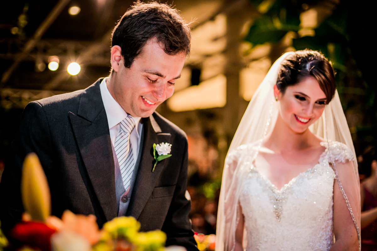 Fotografia de casamento, fotos de casamento, noiva, Fotógrafo no Porto, em Portugal. Fotógrafo de casamentos no Porto, Portugal. Fotos espontaneas, fotos naturais, fotos românticas, fotografia criativa. Casal apaixonado. Fernanda Ferraro Fotografia. 