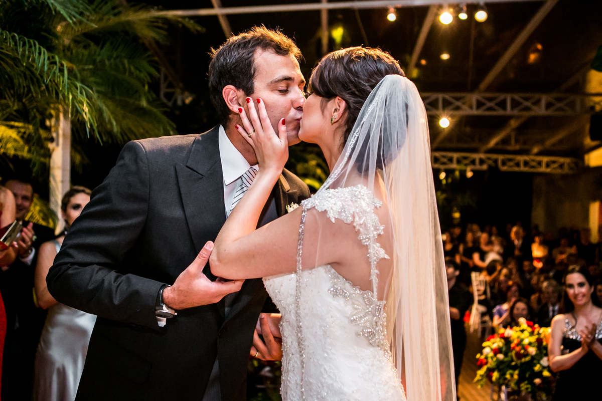 Fotografia de casamento, fotos de casamento, noiva, Fotógrafo no Porto, em Portugal. Fotógrafo de casamentos no Porto, Portugal. Fotos espontaneas, fotos naturais, fotos românticas, fotografia criativa. Casal apaixonado. Fernanda Ferraro Fotografia. 