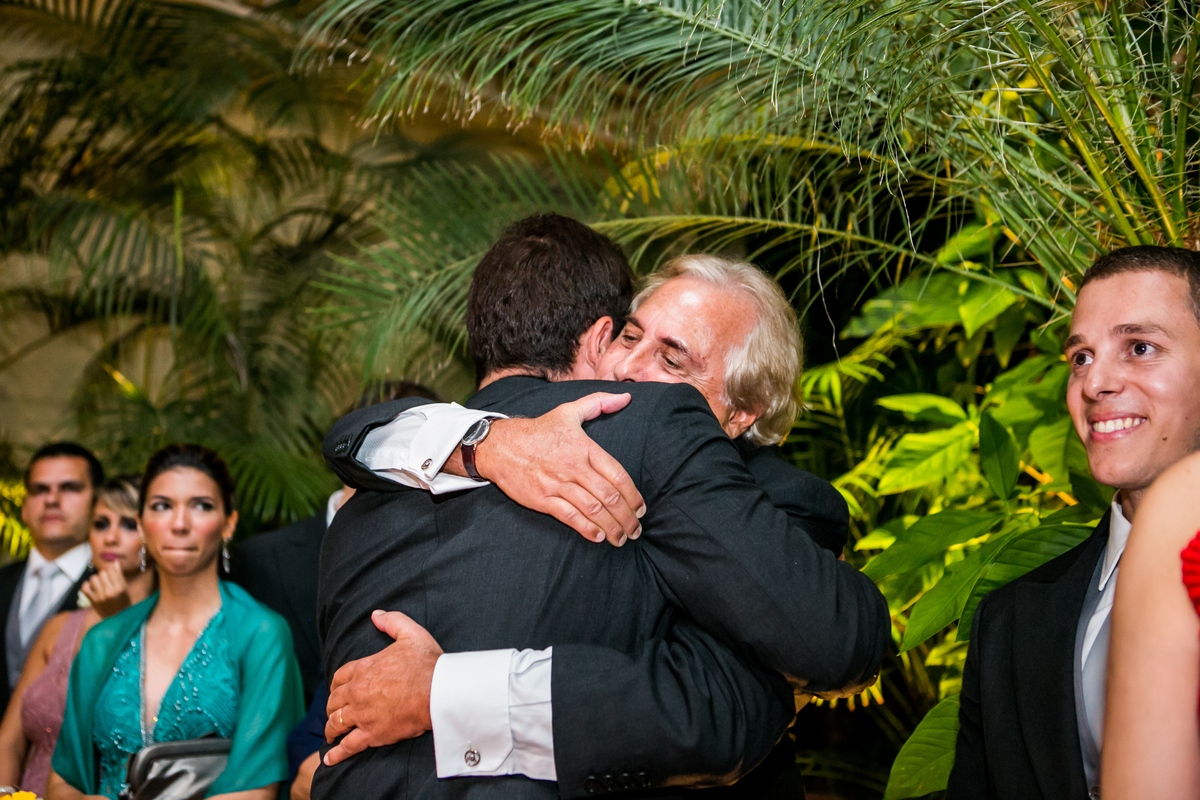 Fotografia de casamento, fotos de casamento, noiva, Fotógrafo no Porto, em Portugal. Fotógrafo de casamentos no Porto, Portugal. Fotos espontaneas, fotos naturais, fotos românticas, fotografia criativa. Casal apaixonado. Fernanda Ferraro Fotografia. 