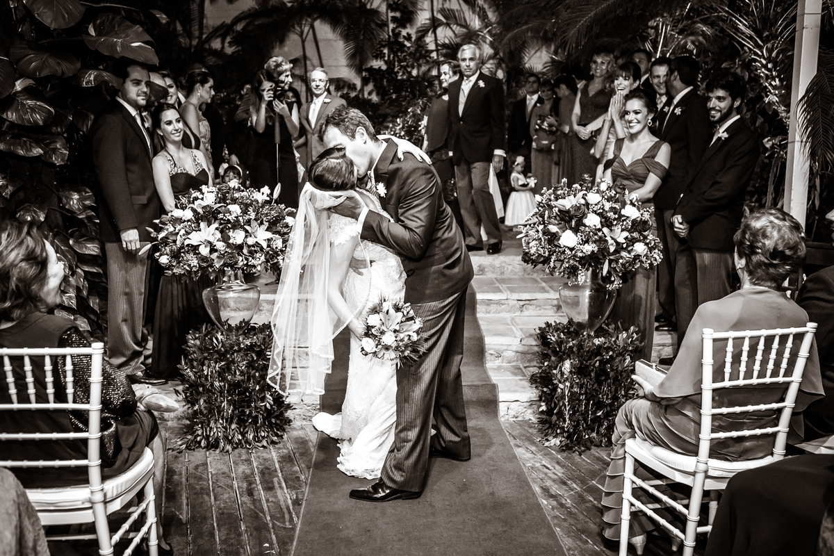 Fotografia de casamento, fotos de casamento, noiva, Fotógrafo no Porto, em Portugal. Fotógrafo de casamentos no Porto, Portugal. Fotos espontaneas, fotos naturais, fotos românticas, fotografia criativa. Casal apaixonado. Fernanda Ferraro Fotografia. 