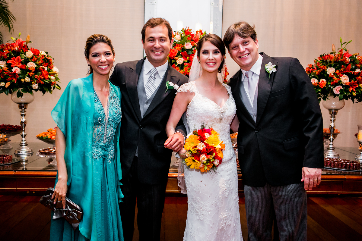 Fotografia de casamento, fotos de casamento, noiva, Fotógrafo no Porto, em Portugal. Fotógrafo de casamentos no Porto, Portugal. Fotos espontaneas, fotos naturais, fotos românticas, fotografia criativa. Casal apaixonado. Fernanda Ferraro Fotografia. 
