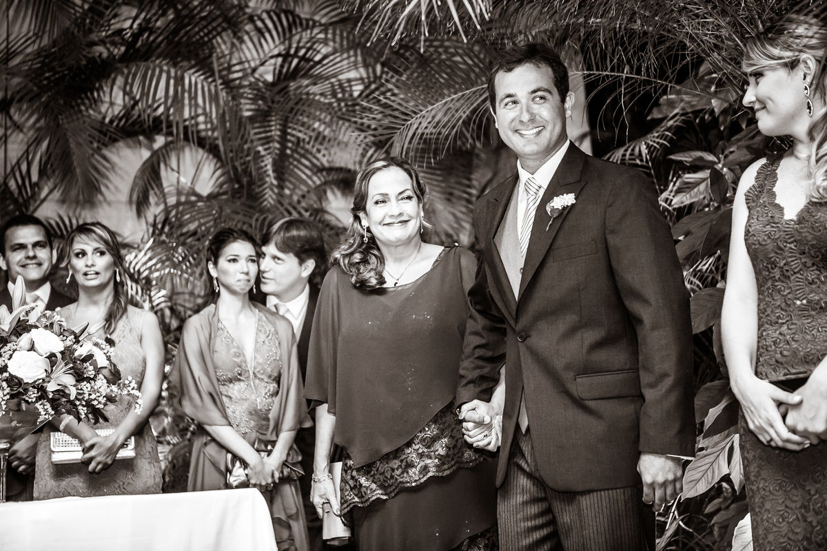 Fotografia de casamento, fotos de casamento, noiva, Fotógrafo no Porto, em Portugal. Fotógrafo de casamentos no Porto, Portugal. Fotos espontaneas, fotos naturais, fotos românticas, fotografia criativa. Casal apaixonado. Fernanda Ferraro Fotografia. 