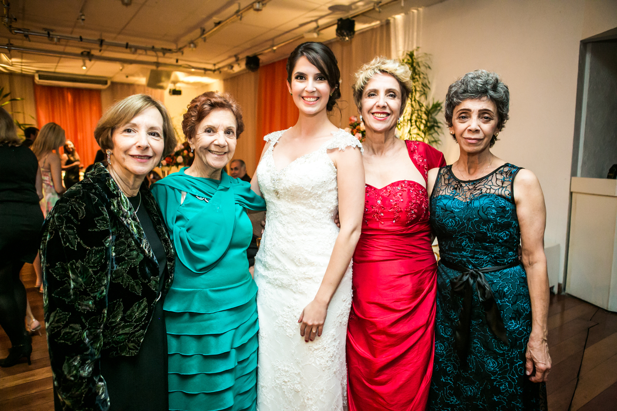 Fotografia de casamento, fotos de casamento, noiva, Fotógrafo no Porto, em Portugal. Fotógrafo de casamentos no Porto, Portugal. Fotos espontaneas, fotos naturais, fotos românticas, fotografia criativa. Casal apaixonado. Fernanda Ferraro Fotografia. 