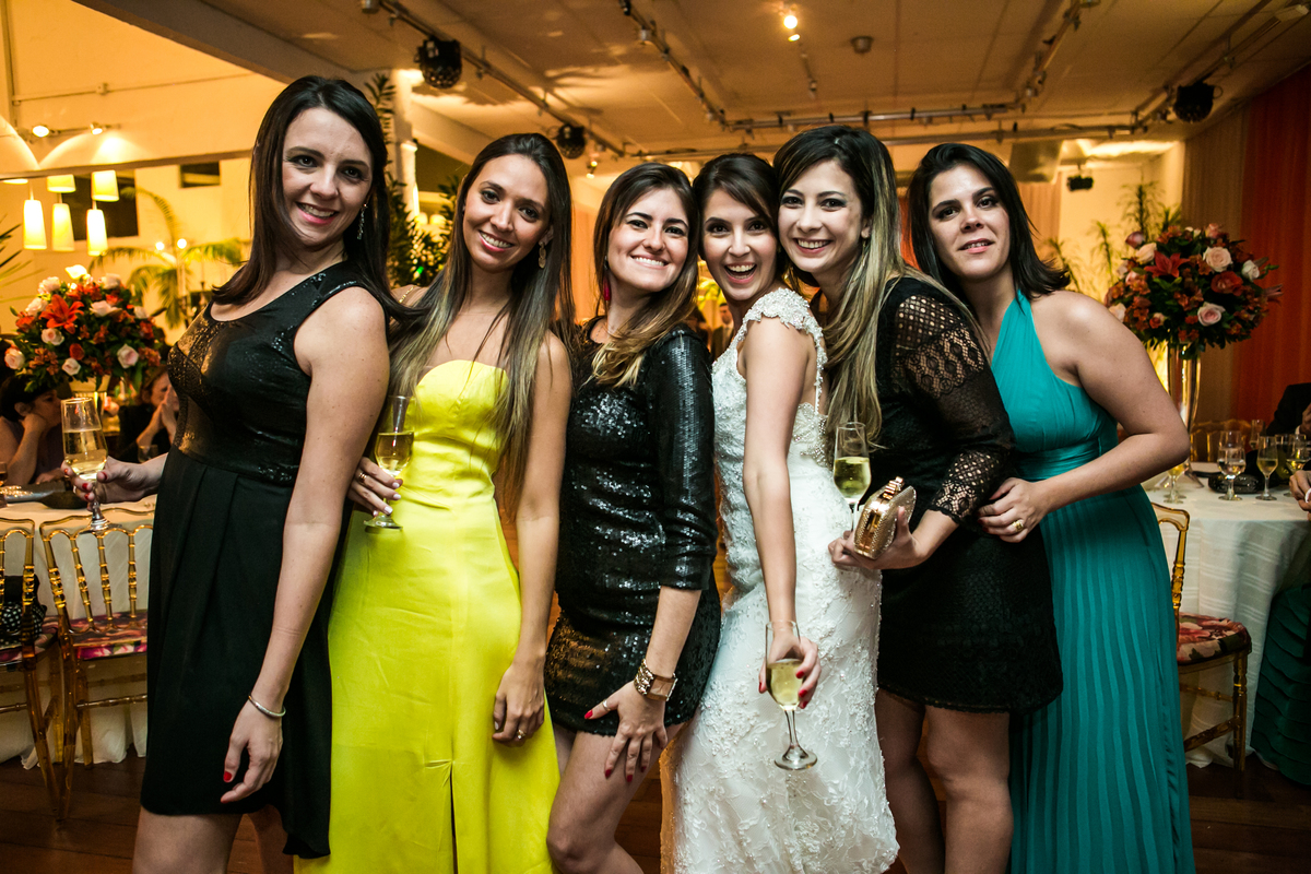 Fotografia de casamento, fotos de casamento, noiva, Fotógrafo no Porto, em Portugal. Fotógrafo de casamentos no Porto, Portugal. Fotos espontaneas, fotos naturais, fotos românticas, fotografia criativa. Casal apaixonado. Fernanda Ferraro Fotografia. 