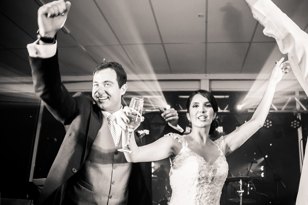 Fotografia de casamento, fotos de casamento, noiva, Fotógrafo no Porto, em Portugal. Fotógrafo de casamentos no Porto, Portugal. Fotos espontaneas, fotos naturais, fotos românticas, fotografia criativa. Casal apaixonado. Fernanda Ferraro Fotografia. 