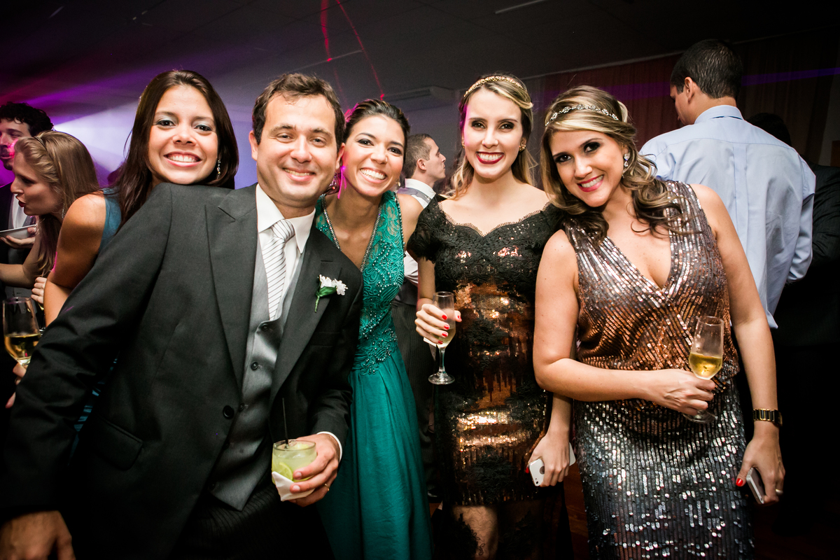 Fotografia de casamento, fotos de casamento, noiva, Fotógrafo no Porto, em Portugal. Fotógrafo de casamentos no Porto, Portugal. Fotos espontaneas, fotos naturais, fotos românticas, fotografia criativa. Casal apaixonado. Fernanda Ferraro Fotografia. 