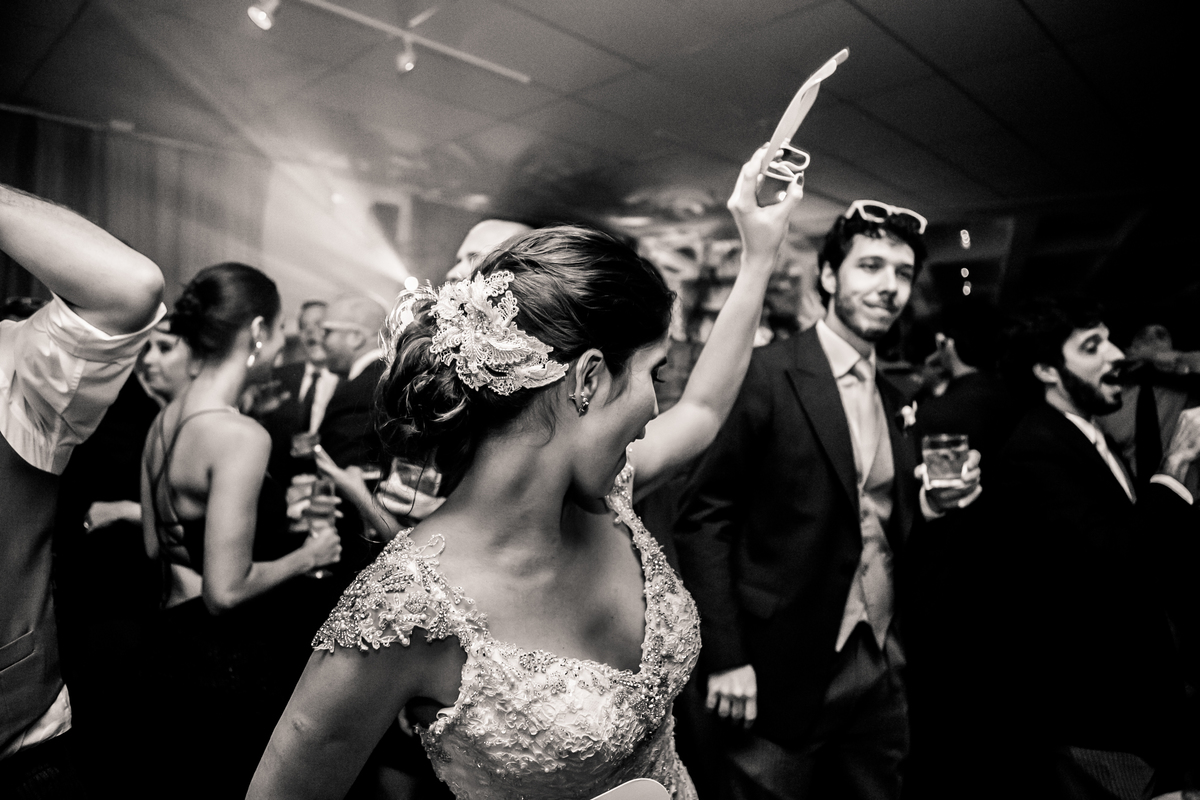 Fotografia de casamento, fotos de casamento, noiva, Fotógrafo no Porto, em Portugal. Fotógrafo de casamentos no Porto, Portugal. Fotos espontaneas, fotos naturais, fotos românticas, fotografia criativa. Casal apaixonado. Fernanda Ferraro Fotografia. 