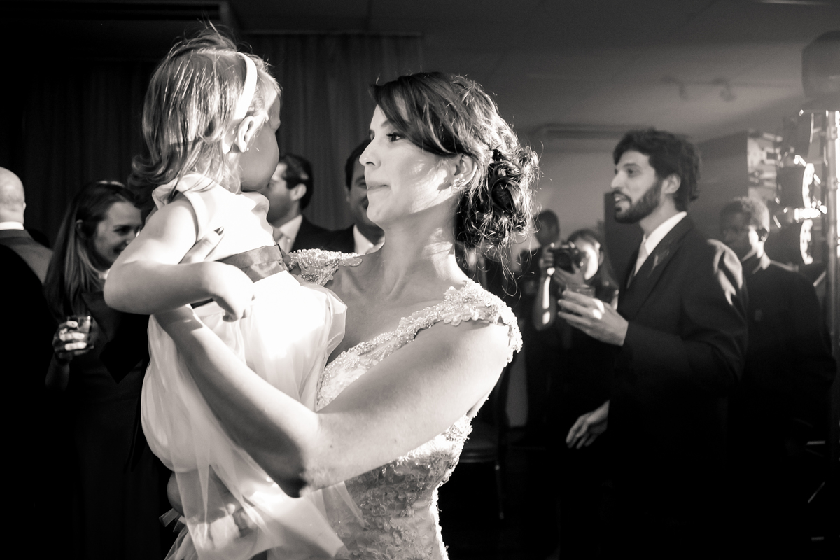 Fotografia de casamento, fotos de casamento, noiva, Fotógrafo no Porto, em Portugal. Fotógrafo de casamentos no Porto, Portugal. Fotos espontaneas, fotos naturais, fotos românticas, fotografia criativa. Casal apaixonado. Fernanda Ferraro Fotografia. 