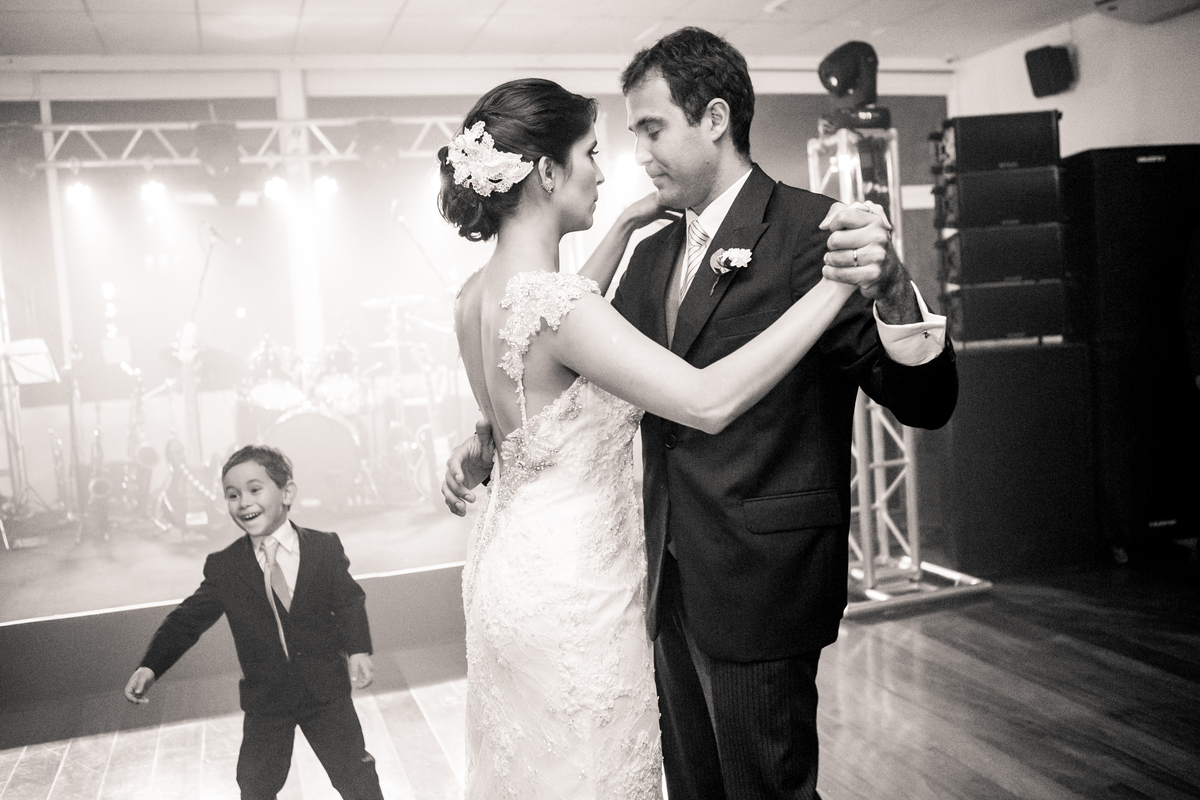 Fotografia de casamento, fotos de casamento, noiva, Fotógrafo no Porto, em Portugal. Fotógrafo de casamentos no Porto, Portugal. Fotos espontaneas, fotos naturais, fotos românticas, fotografia criativa. Casal apaixonado. Fernanda Ferraro Fotografia. 