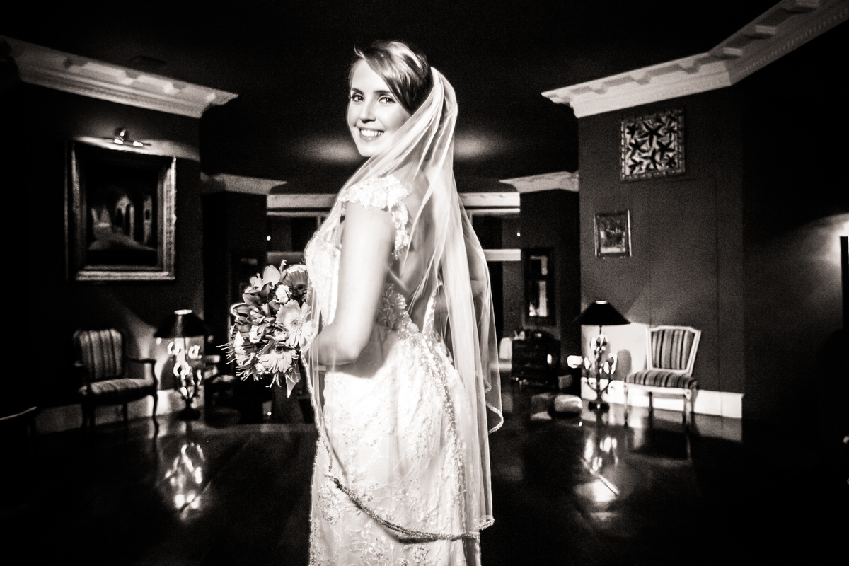 Fotografia de casamento, fotos de casamento, noiva, Fotógrafo no Porto, em Portugal. Fotógrafo de casamentos no Porto, Portugal. Fotos espontaneas, fotos naturais, fotos românticas, fotografia criativa. Casal apaixonado. Fernanda Ferraro Fotografia. 