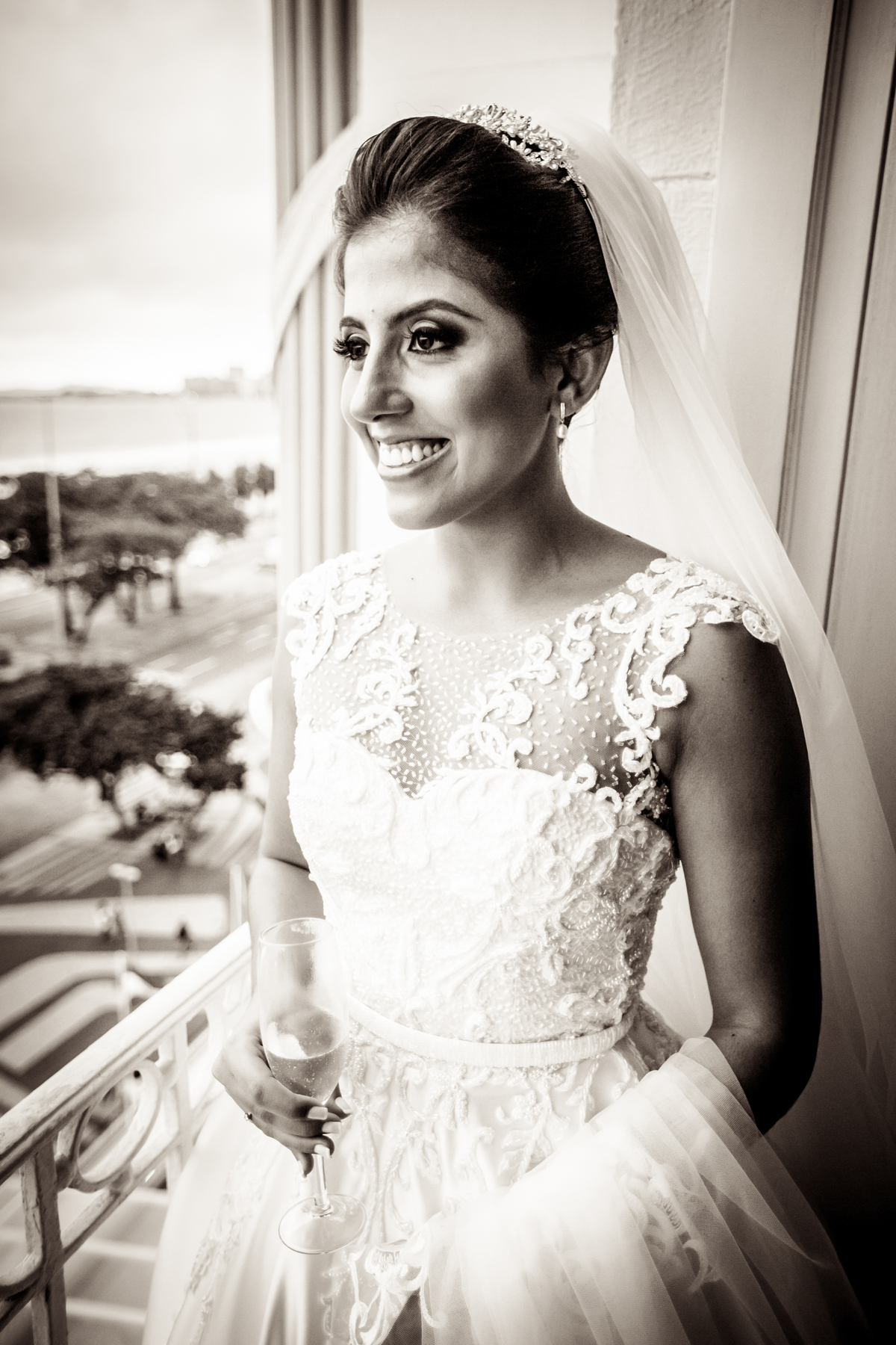 Fotografia de casamento, fotos de casamento, noiva, Fotógrafo no Porto, em Portugal. Fotógrafo de casamentos no Porto, Portugal. Fotos espontaneas, fotos naturais, fotos românticas, fotografia criativa. Casal apaixonado. Fernanda Ferraro Fotografia. 