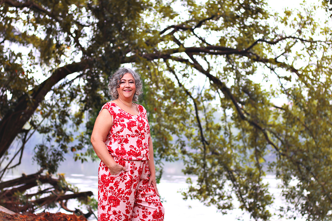 melhores-fotos-ensaio-feminino-winnie-rosa-fotografo-ensaios-rj-fotos-diferentes-sessenta anos-melhores-fotos-60-anos-rj-fotografa-retrato-jardim das preguiças-barra-mansa-rj-criativa-fotos-jardim das preguiças-Barra Mansa-RJ - Ponte dos Arcos em BM