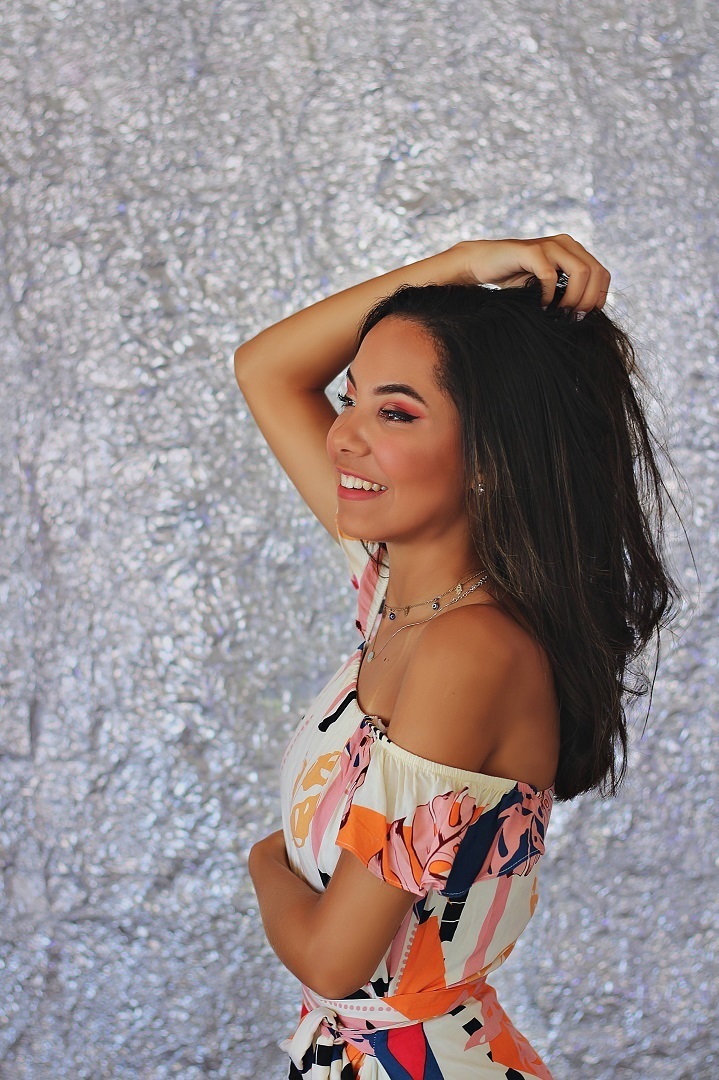 melhores-fotos-ensaio-e-feminino-winnie-rosa-fotografo-ensaios-rs-dezoito-anos--fotos-diferentes-com-papel-aluminio--melhores-fotos-18-anos-rs-em-casa--fotografa-papel-aluminio-winnie-rosa---fotos-vila-maria-barra-mansa-rj--criativa-fica-em-casa