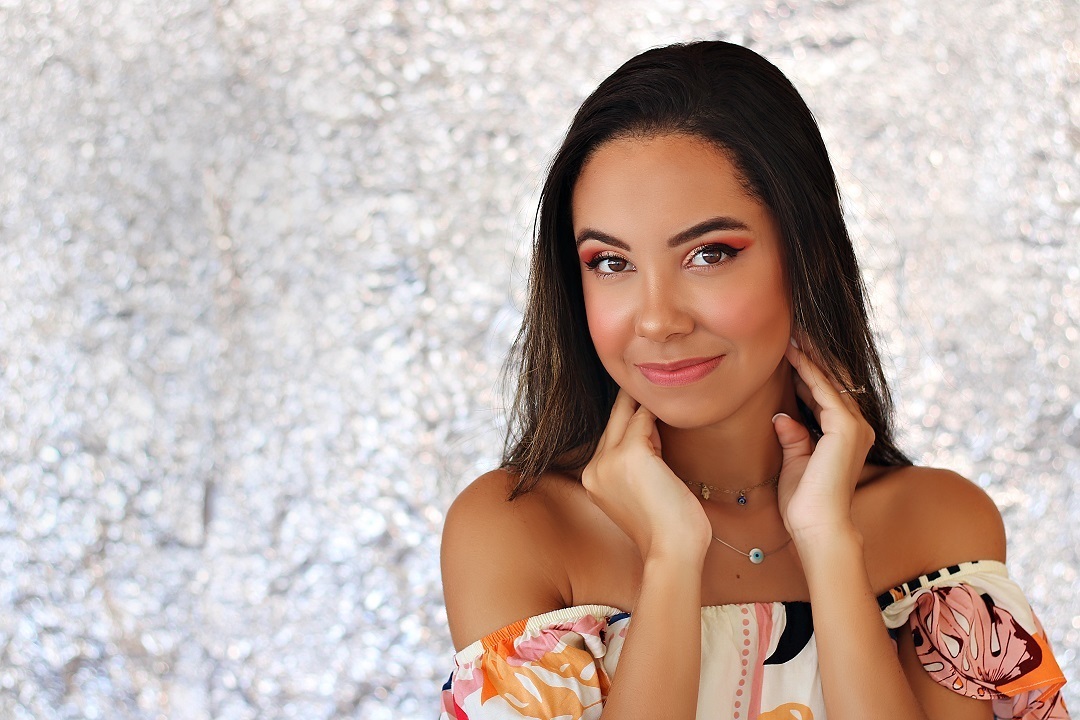 melhores-fotos-ensaio-e-feminino-winnie-rosa-fotografo-ensaios-rs-dezoito-anos--fotos-diferentes-com-papel-aluminio--melhores-fotos-18-anos-rs-em-casa--fotografa-papel-aluminio-winnie-rosa---fotos-vila-maria-barra-mansa-rj--criativa-fica-em-casa