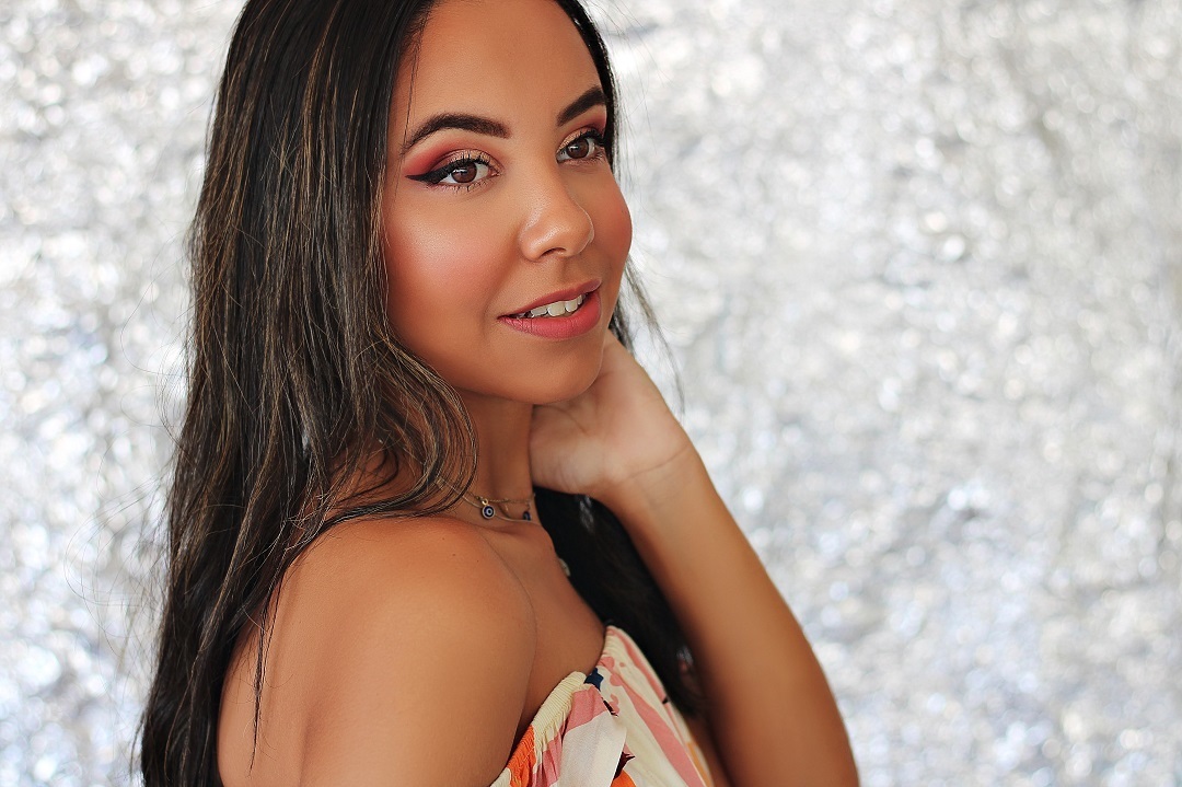 melhores-fotos-ensaio-e-feminino-winnie-rosa-fotografo-ensaios-rs-dezoito-anos--fotos-diferentes-com-papel-aluminio--melhores-fotos-18-anos-rs-em-casa--fotografa-papel-aluminio-winnie-rosa---fotos-vila-maria-barra-mansa-rj--criativa-fica-em-casa