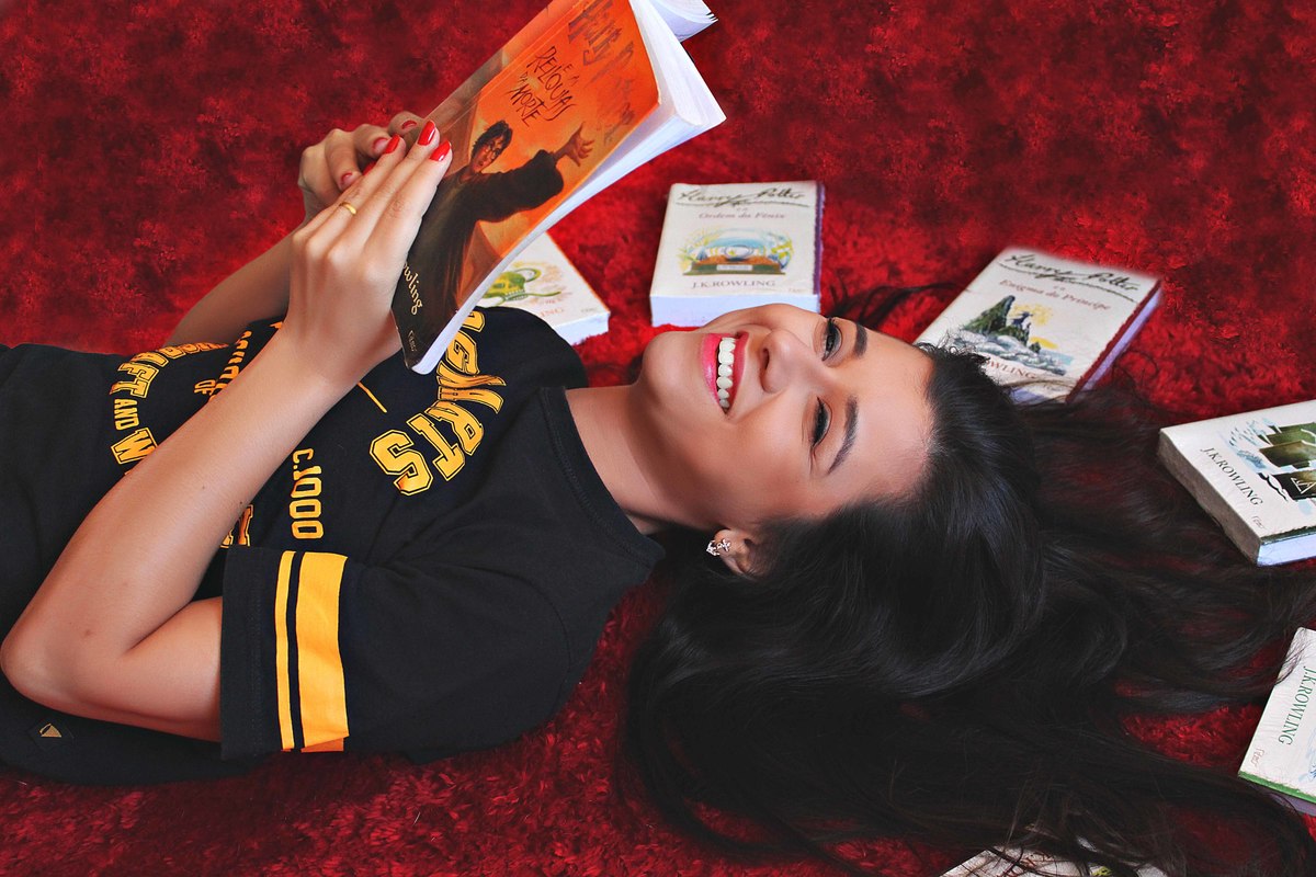 melhores-fotos-ensaio-e-feminino-winnie-rosa-harry-potter-livros-fotografo-ensaios-rs---fotos-diferentes-em-casa-trinta-anos---melhores-fotos-30-anos-rs-harry-potter-livros--fotografa-em-casa-retrato-winnie-rosa---fotos-colonia-barra-mansa-rj---criativa