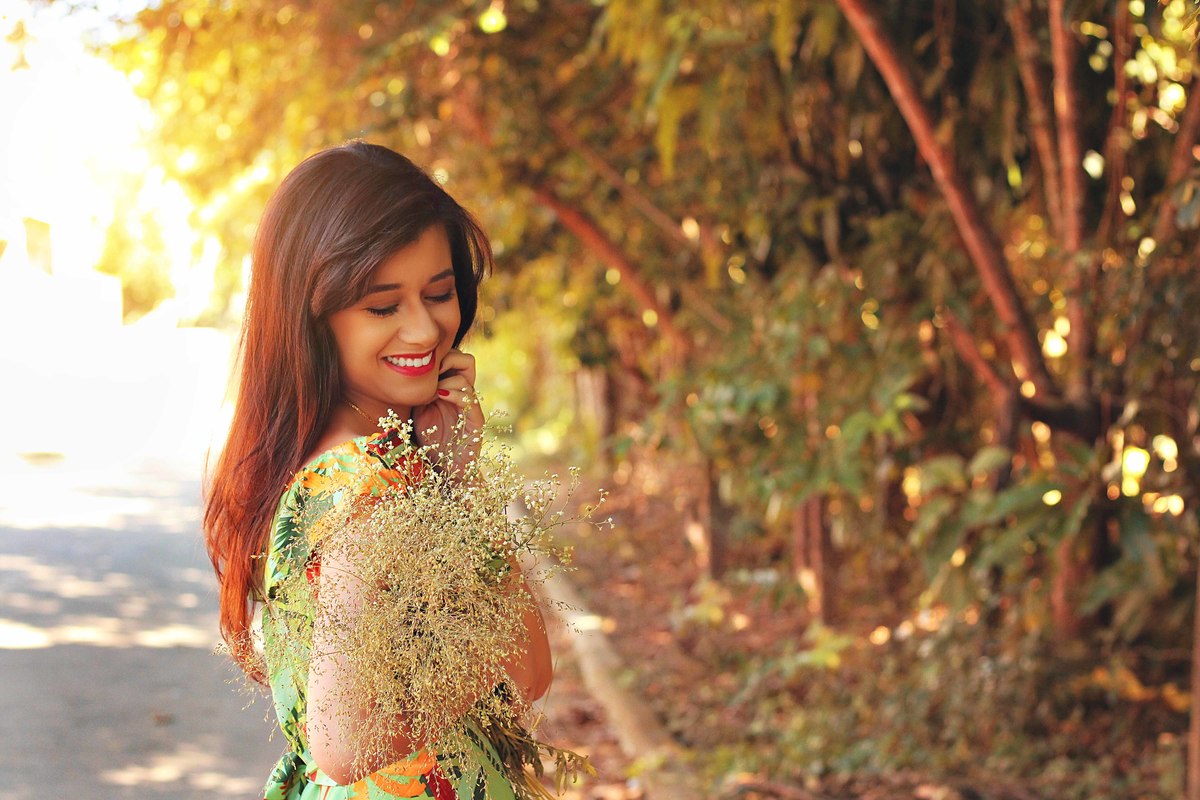 melhores-fotos-ensaio-e-feminino-winnie-rosa---fotografo-ensaios-rs---fotos-diferentes-flores-na-rua-trinta-anos---melhores-fotos-30-anos-rs---fotografa-flores-na-rua-retrato-winnie-rosa---fotos-colonia-barra-mansa-rj---criativa-fotos-e-flores-na-rua