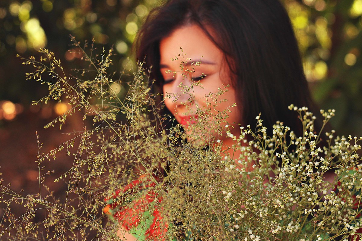 melhores-fotos-ensaio-e-feminino-winnie-rosa---fotografo-ensaios-rs---fotos-diferentes-flores-na-rua-trinta-anos---melhores-fotos-30-anos-rs---fotografa-flores-na-rua-retrato-winnie-rosa---fotos-colonia-barra-mansa-rj---criativa-fotos-e-flores-na-rua
