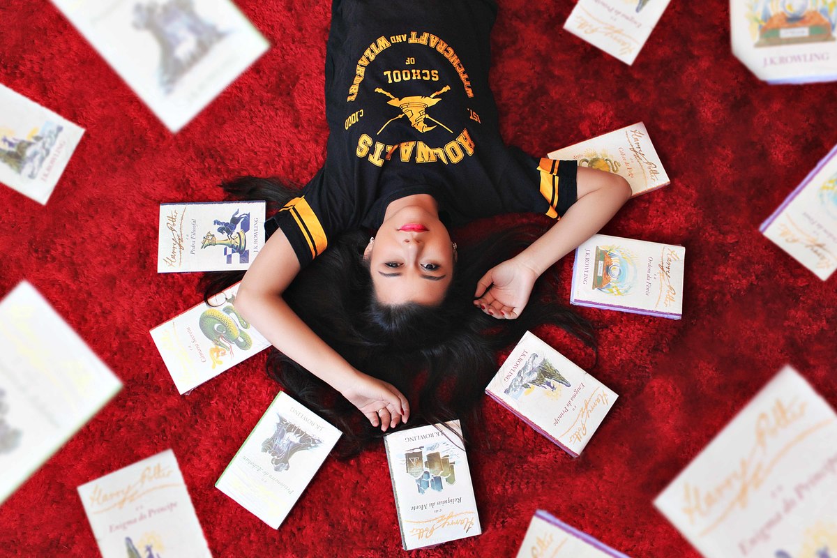 melhores-fotos-ensaio-e-feminino-winnie-rosa-harry-potter-livros-fotografo-ensaios-rs---fotos-diferentes-em-casa-trinta-anos---melhores-fotos-30-anos-rs-harry-potter-livros--fotografa-em-casa-retrato-winnie-rosa---fotos-colonia-barra-mansa-rj---criativa