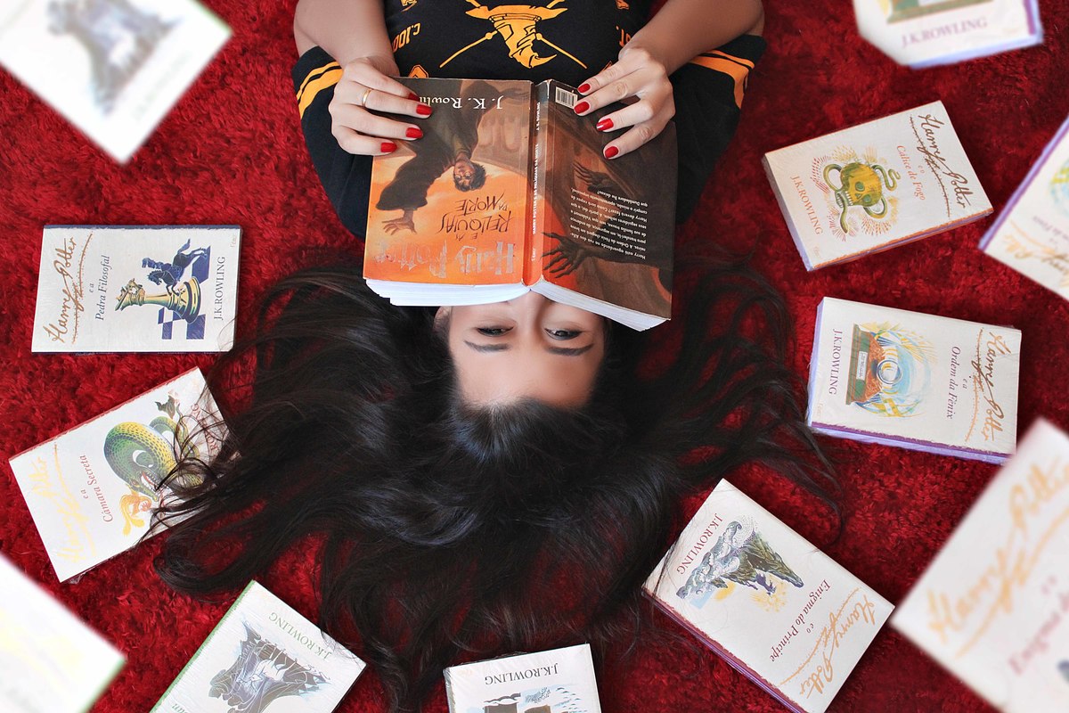 melhores-fotos-ensaio-e-feminino-winnie-rosa-harry-potter-livros-fotografo-ensaios-rs---fotos-diferentes-em-casa-trinta-anos---melhores-fotos-30-anos-rs-harry-potter-livros--fotografa-em-casa-retrato-winnie-rosa---fotos-colonia-barra-mansa-rj---criativa