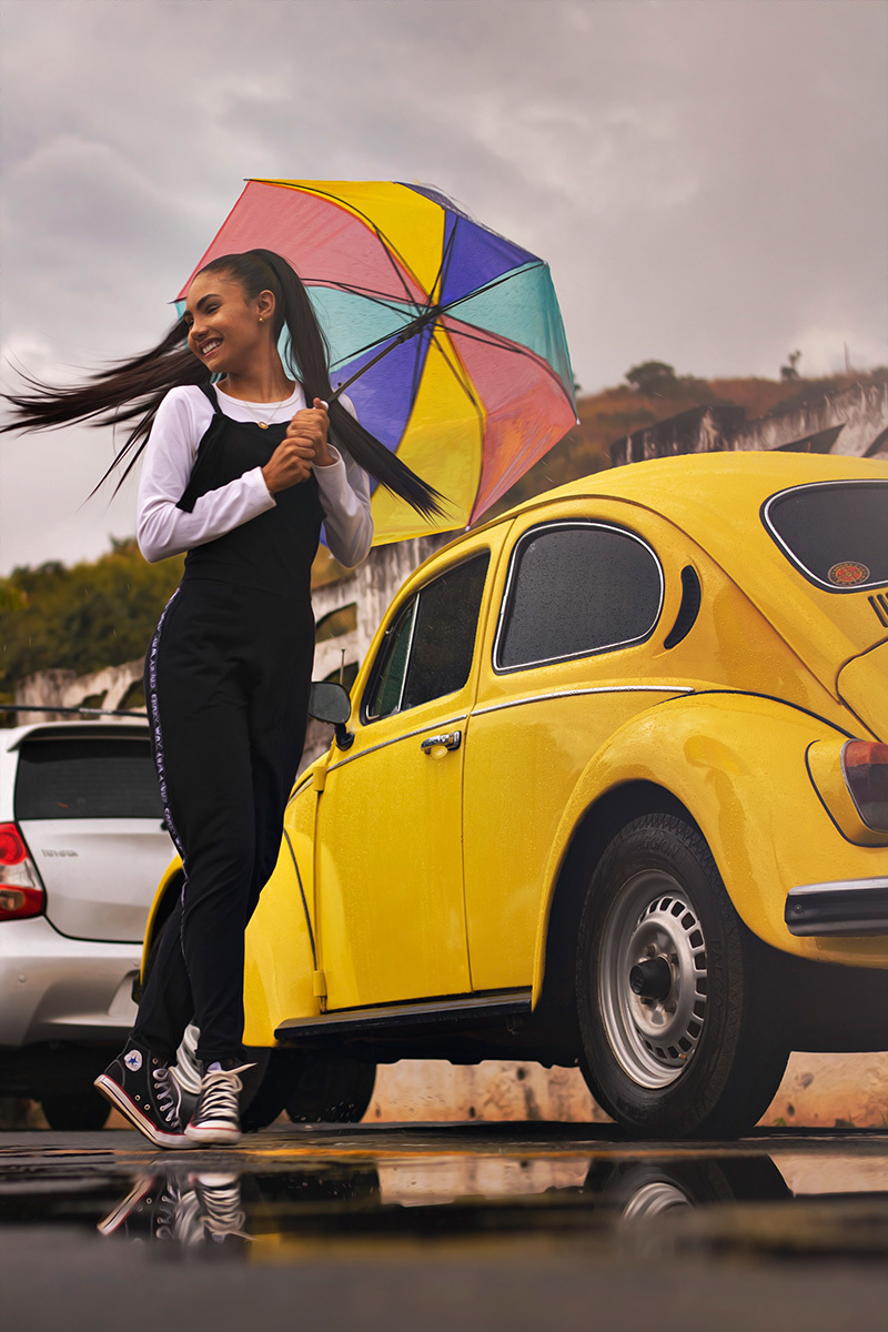 melhores-fotos-ensaio-parque-saudade-e-feminino-winnie-rosa-fotografo-ensaios-rs--fotos-diferentes-chuva-quinze-anos—fotos-na-chuva-15-anos-amarelo-fotografa-fusca-amarelo-sombrinha-colorida-Parque Natural Municipal de Saudade-menina na chuva-sombrinha