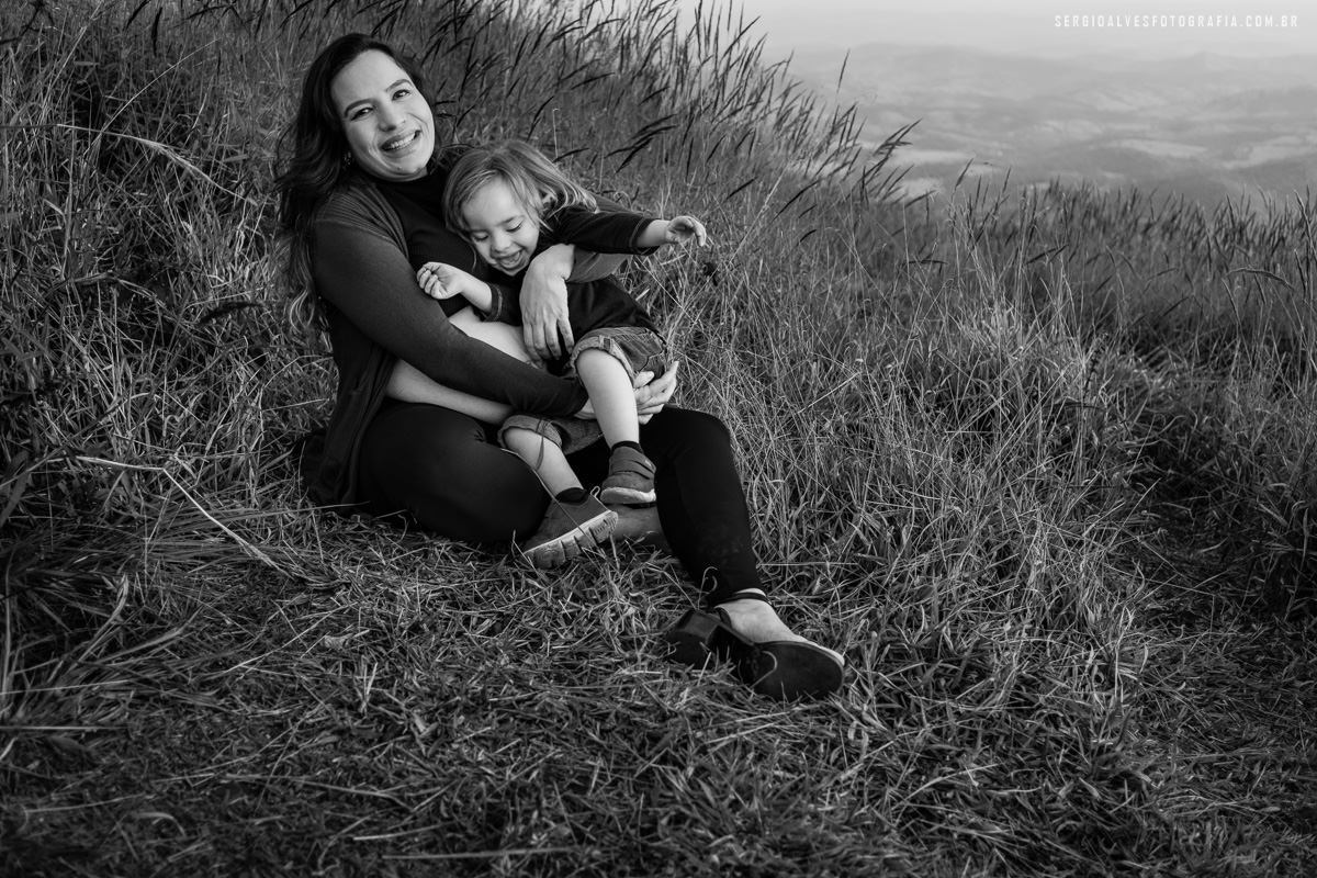 foto gestante preto e branco criança amor