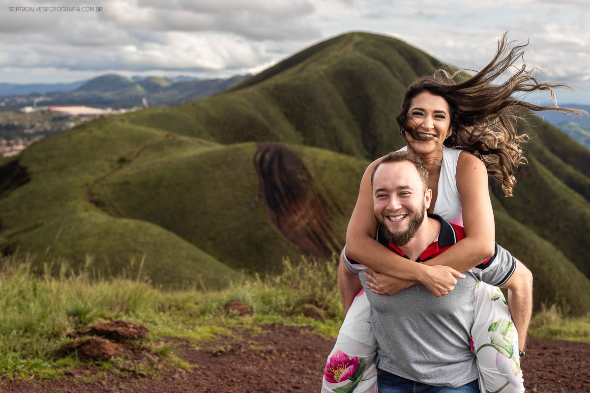 Fotografia divertida de ensaio pré casamento. Belo Horizonte, Minas Gerais. Casamento BH.