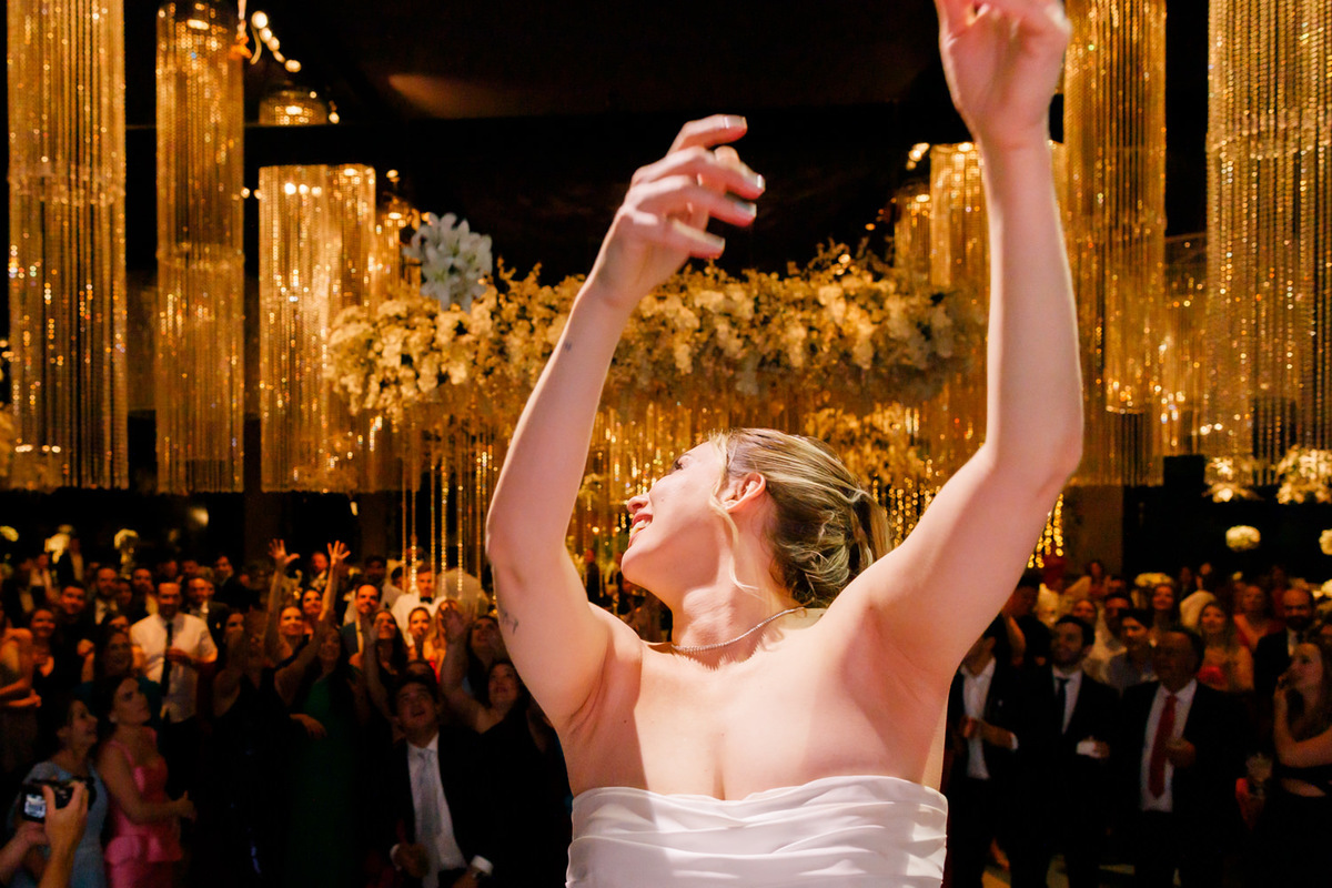 casamento-fotografo-ribeirao-preto-fotografia-noiva-noivos-andrezza-minotto-luxuoso-luxo-decoracao-classico-asthetic-ar-livre-gramado-por-do-sol-entardecer-de-dia-igreja-renato-aguiar-fazenda-santa-rita