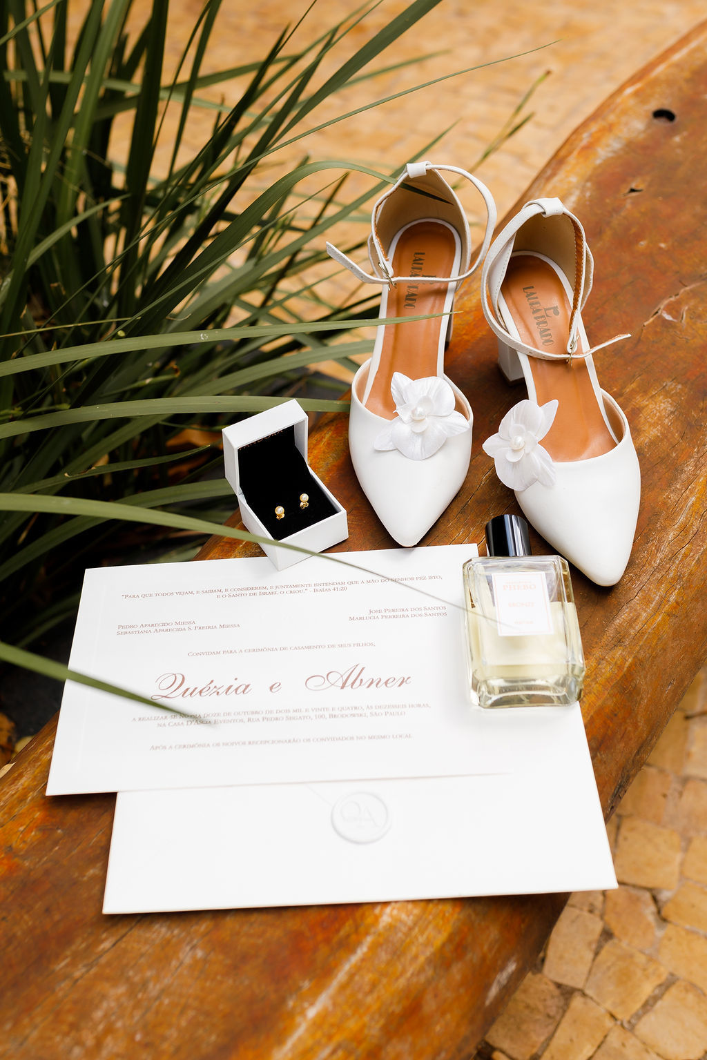 casamento-diurno-intimista-fotografo-casadascia-ribeirao-preto-fotografia-noiva-noivos-minimalista-asthetic-ar-livre-gramado-por-do-sol-entardecer-de-dia