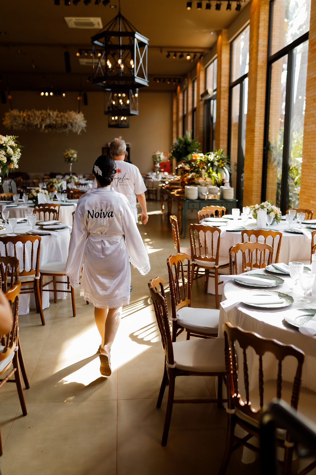 casamento-diurno-intimista-fotografo-casadascia-ribeirao-preto-fotografia-noiva-noivos-minimalista-asthetic-ar-livre-gramado-por-do-sol-entardecer-de-dia