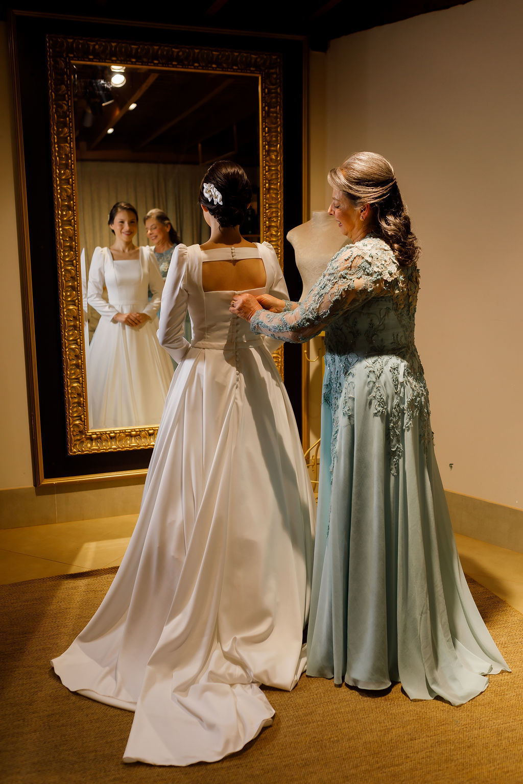 casamento-diurno-intimista-fotografo-casadascia-ribeirao-preto-fotografia-noiva-noivos-minimalista-asthetic-ar-livre-gramado-por-do-sol-entardecer-de-dia