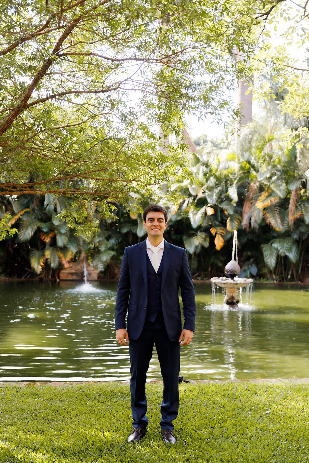 casamento-diurno-intimista-fotografo-casadascia-ribeirao-preto-fotografia-noiva-noivos-minimalista-asthetic-ar-livre-gramado-por-do-sol-entardecer-de-dia