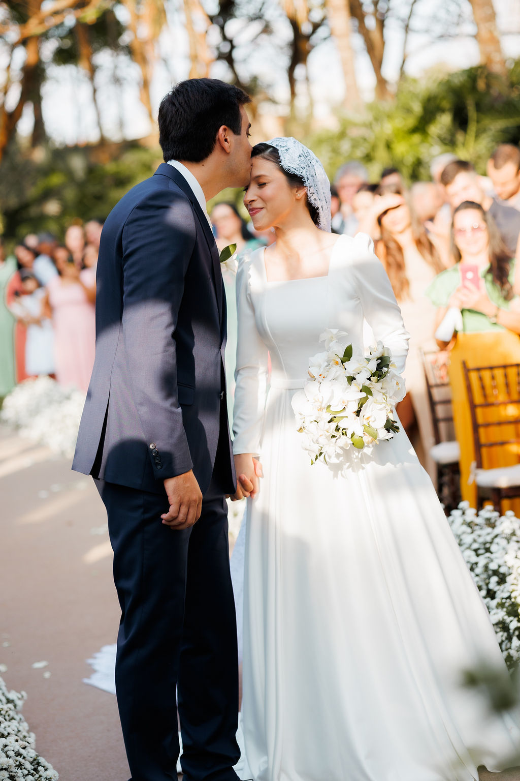 casamento-diurno-intimista-fotografo-casadascia-ribeirao-preto-fotografia-noiva-noivos-minimalista-asthetic-ar-livre-gramado-por-do-sol-entardecer-de-dia