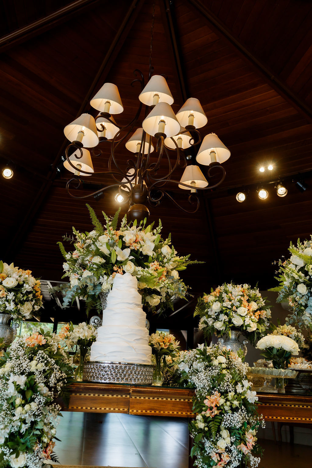 casamento-diurno-intimista-fotografo-casadascia-ribeirao-preto-fotografia-noiva-noivos-minimalista-asthetic-ar-livre-gramado-por-do-sol-entardecer-de-dia