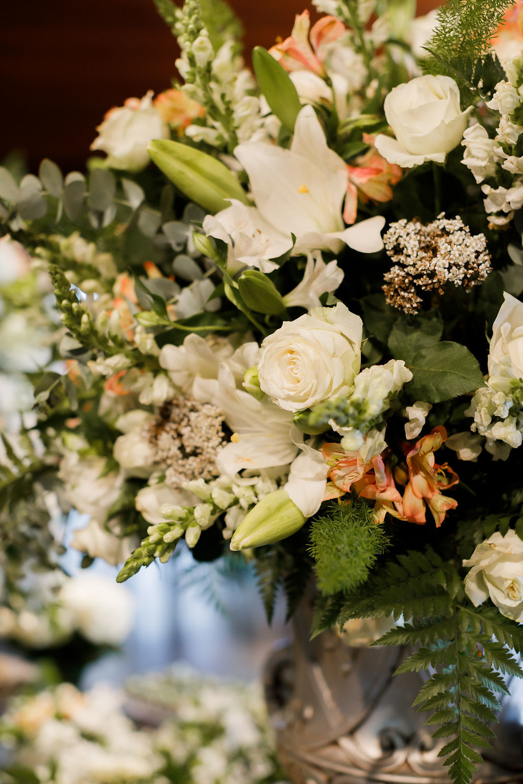 casamento-diurno-intimista-fotografo-casadascia-ribeirao-preto-fotografia-noiva-noivos-minimalista-asthetic-ar-livre-gramado-por-do-sol-entardecer-de-dia