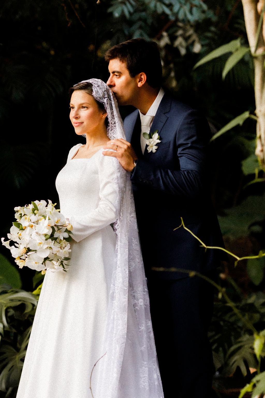 casamento-diurno-intimista-fotografo-casadascia-ribeirao-preto-fotografia-noiva-noivos-minimalista-asthetic-ar-livre-gramado-por-do-sol-entardecer-de-dia