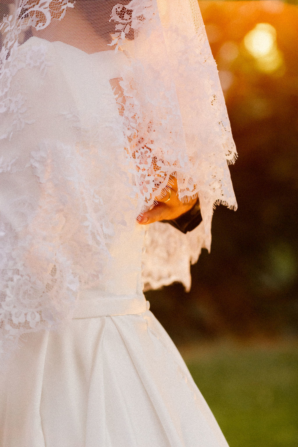 casamento-diurno-intimista-fotografo-casadascia-ribeirao-preto-fotografia-noiva-noivos-minimalista-asthetic-ar-livre-gramado-por-do-sol-entardecer-de-dia