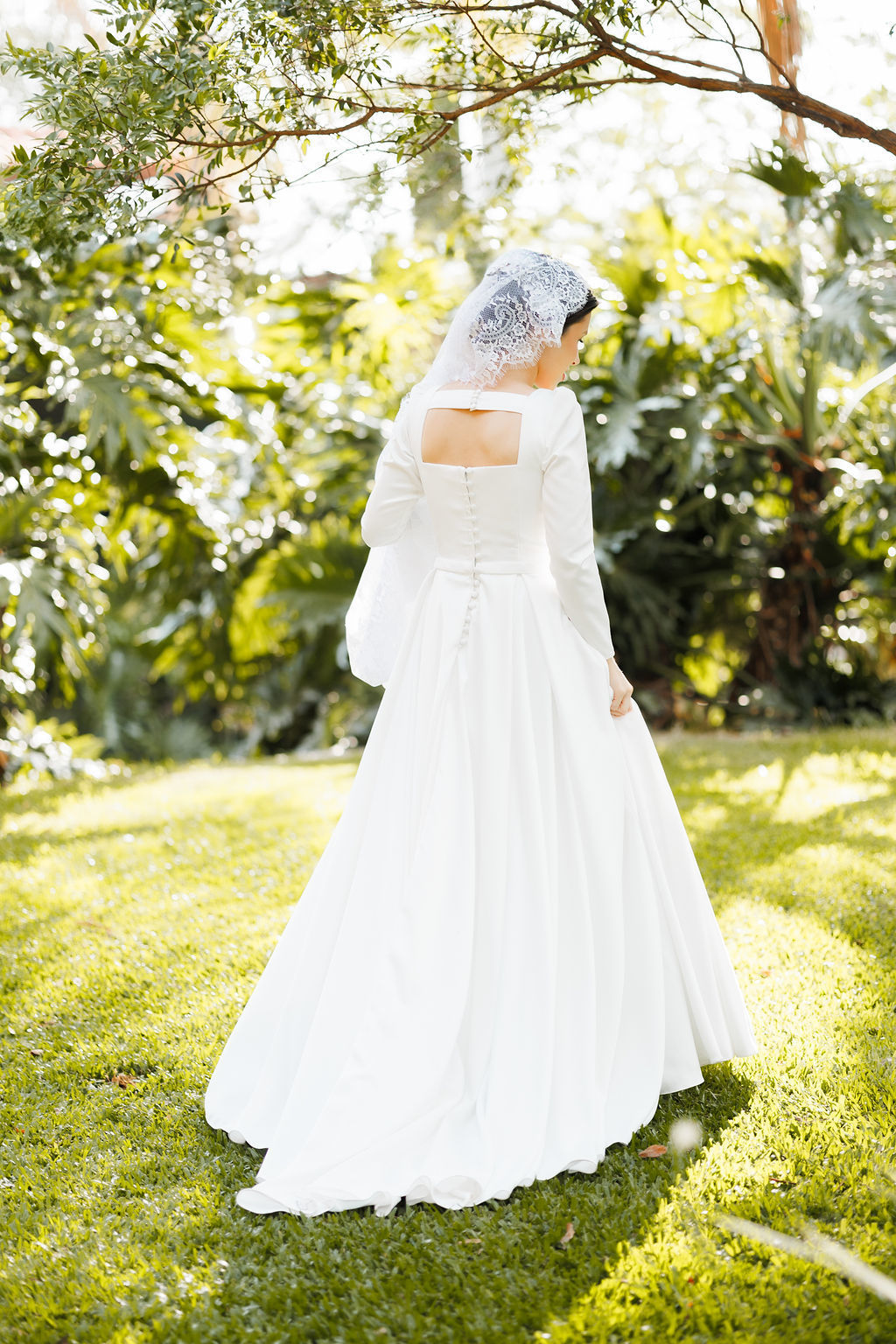 casamento-diurno-intimista-fotografo-casadascia-ribeirao-preto-fotografia-noiva-noivos-minimalista-asthetic-ar-livre-gramado-por-do-sol-entardecer-de-dia