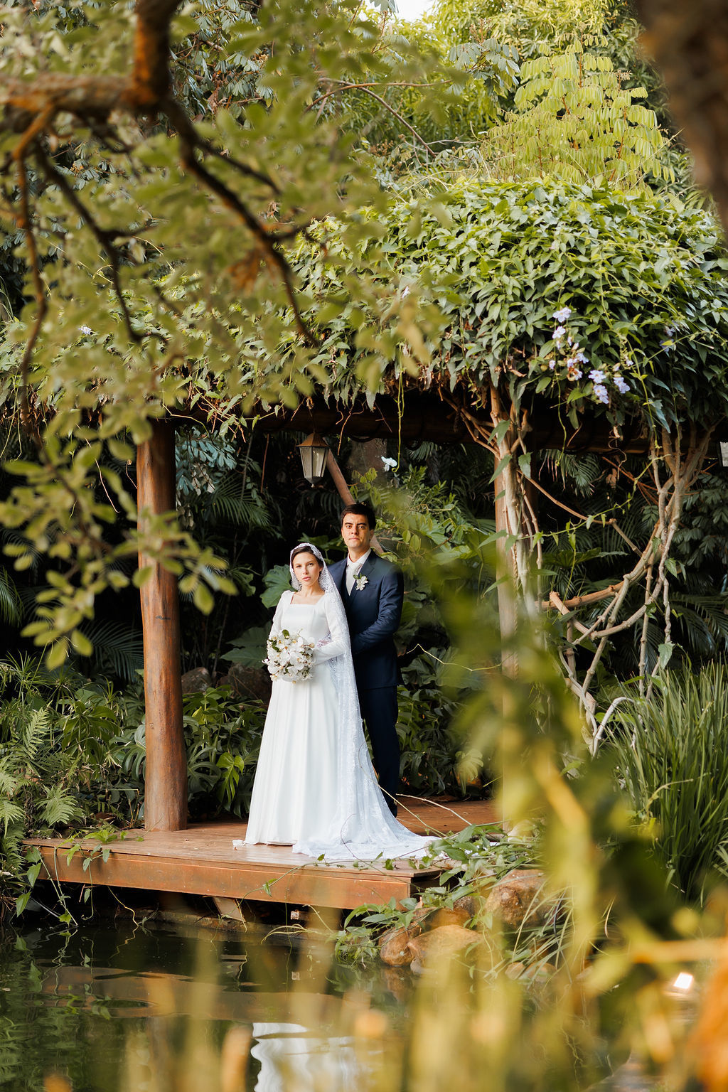 casamento-diurno-intimista-fotografo-casadascia-ribeirao-preto-fotografia-noiva-noivos-minimalista-asthetic-ar-livre-gramado-por-do-sol-entardecer-de-dia