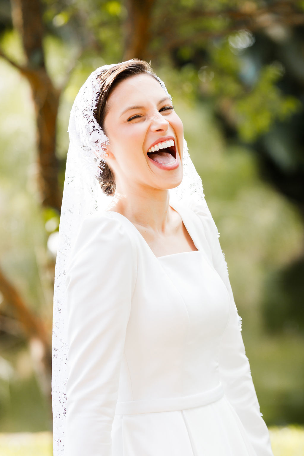 casamento-diurno-intimista-fotografo-casadascia-ribeirao-preto-fotografia-noiva-noivos-minimalista-asthetic-ar-livre-gramado-por-do-sol-entardecer-de-dia