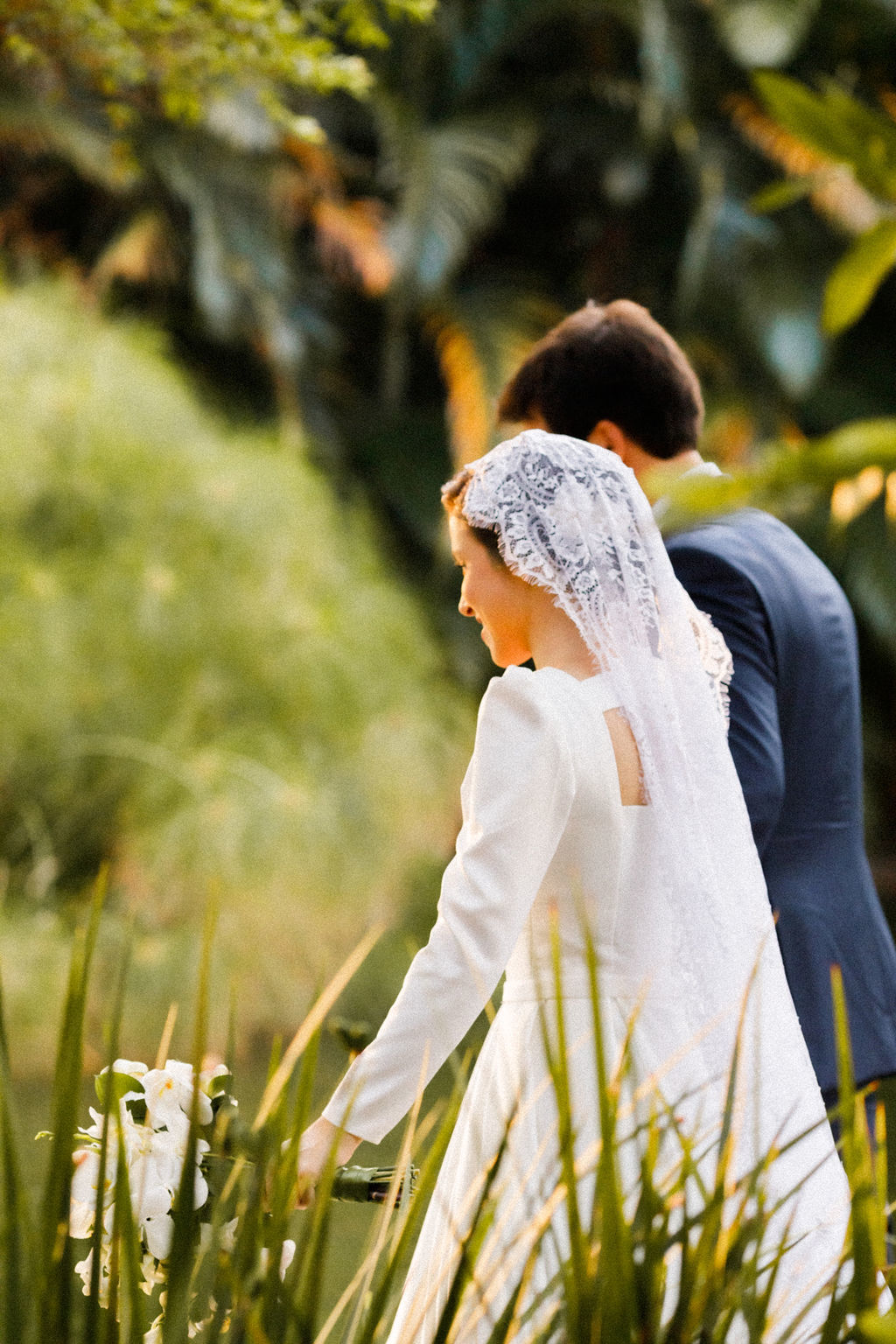 casamento-diurno-intimista-fotografo-casadascia-ribeirao-preto-fotografia-noiva-noivos-minimalista-asthetic-ar-livre-gramado-por-do-sol-entardecer-de-dia