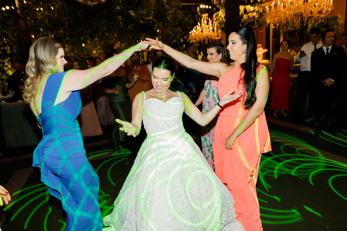 casamento-fotografo-le-jardin-ribeirao-preto-fotografia-noiva-noivos-lucas-anderi-andrezza-minotto-luxuoso-luxo-fabricio-roque-decoracao-asthetic-ar-livre-gramado-por-do-sol-entardecer-de-dia-igreja-leonardo-aguiar-carlos-damas