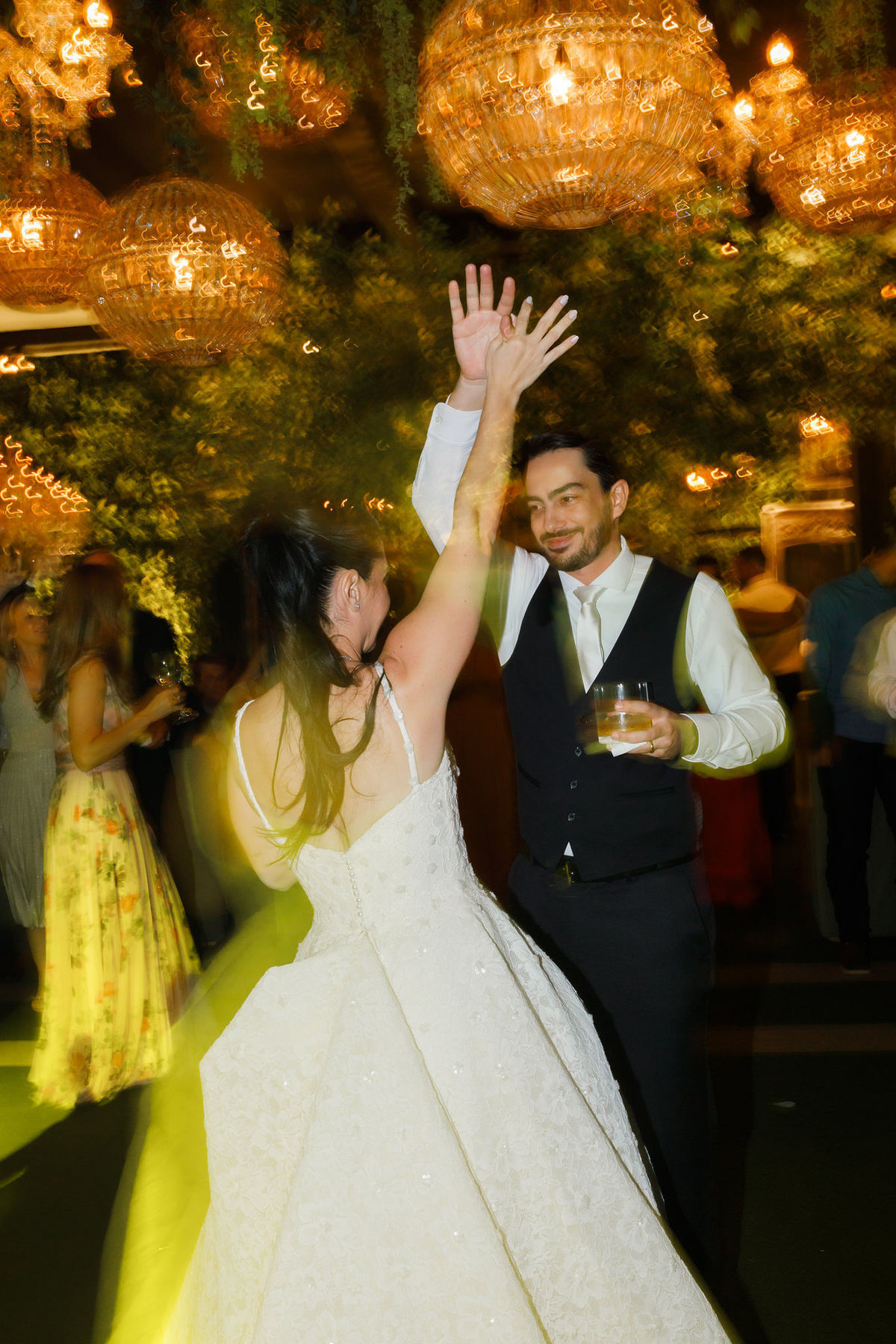 casamento-fotografo-le-jardin-ribeirao-preto-fotografia-noiva-noivos-lucas-anderi-andrezza-minotto-luxuoso-luxo-fabricio-roque-decoracao-asthetic-ar-livre-gramado-por-do-sol-entardecer-de-dia-igreja-leonardo-aguiar-carlos-damas