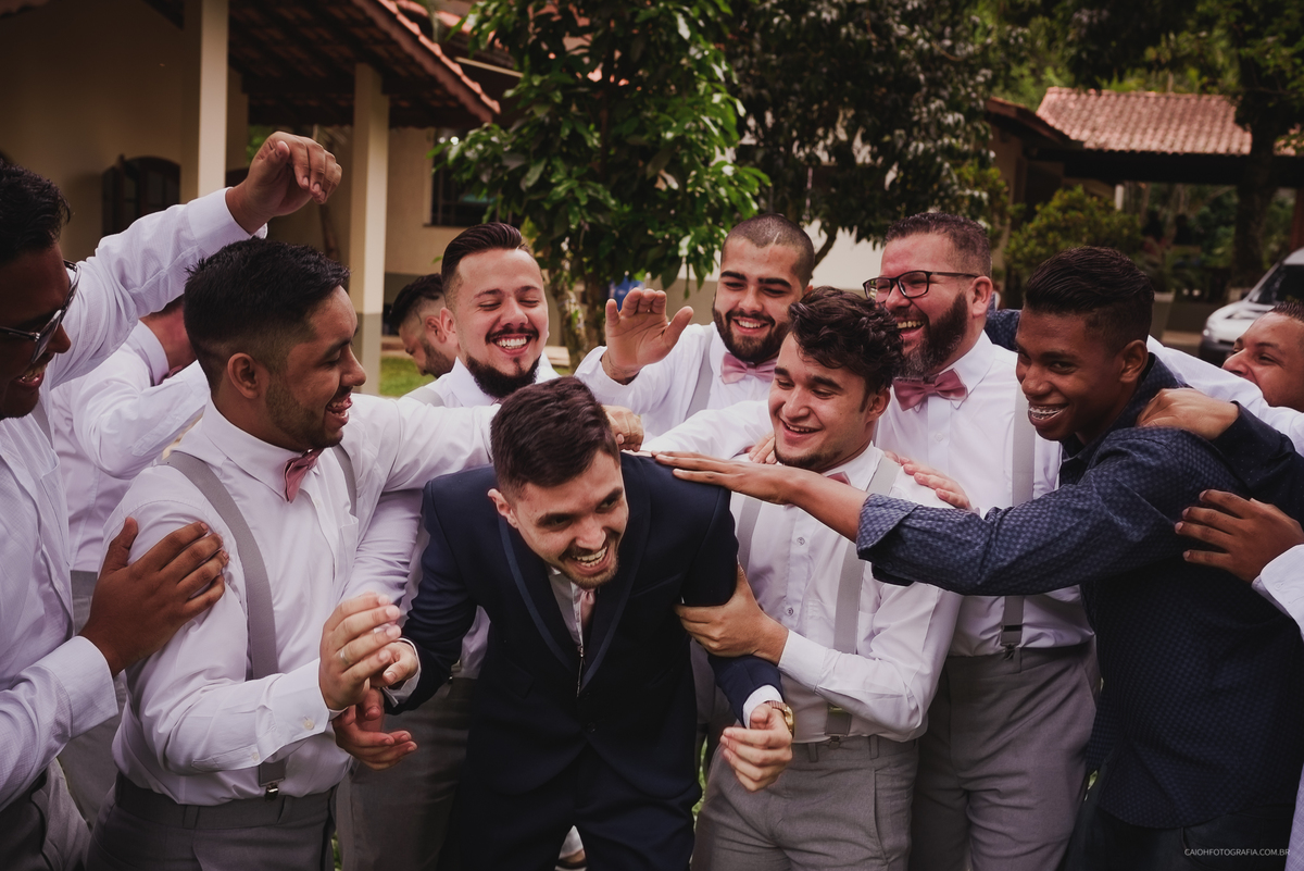 fotografia com historia fotos com emoçao casamento blindado casamento cristao  fotos de caio henrique  padrinhos do noivo 