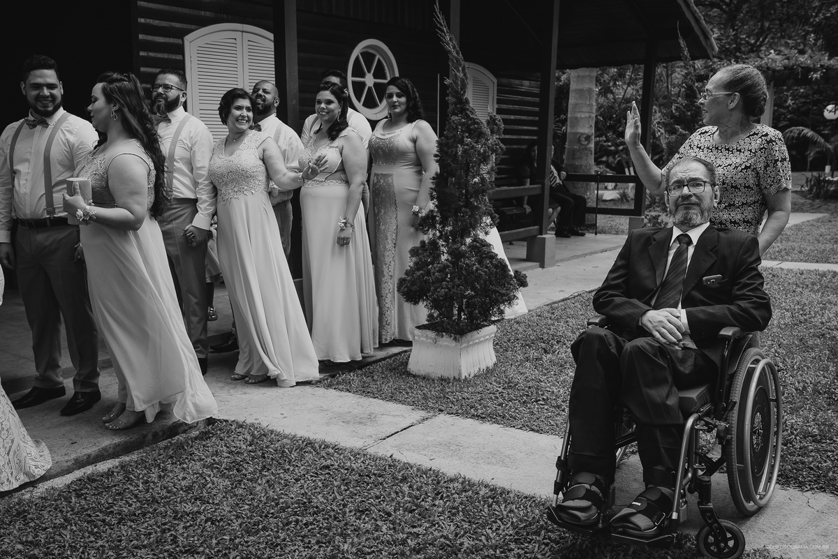 fotografia com historia fotos com emoçao casamento blindado casamento cristao  fotos de caio henrique  entrada do noivo casamento ao ar livre casamento de dia 