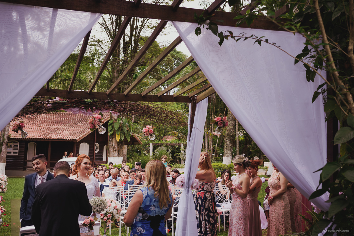 fotografia com historia fotos com emoçao casamento blindado casamento cristao  fotos de caio henrique  entrada do noivo casamento ao ar livre casamento de dia 
