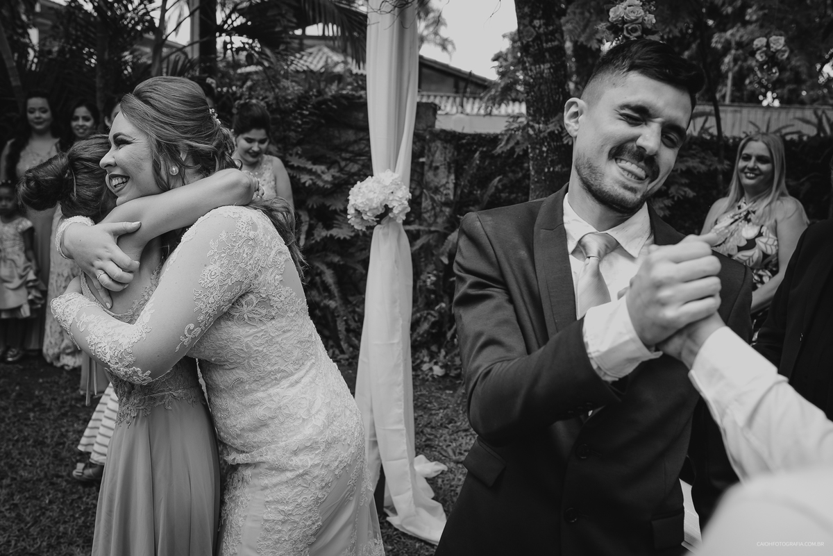 fotografia com historia fotos com emoçao casamento blindado casamento cristao  fotos de caio henrique  entrada do noivo casamento ao ar livre casamento de dia  casal cristao